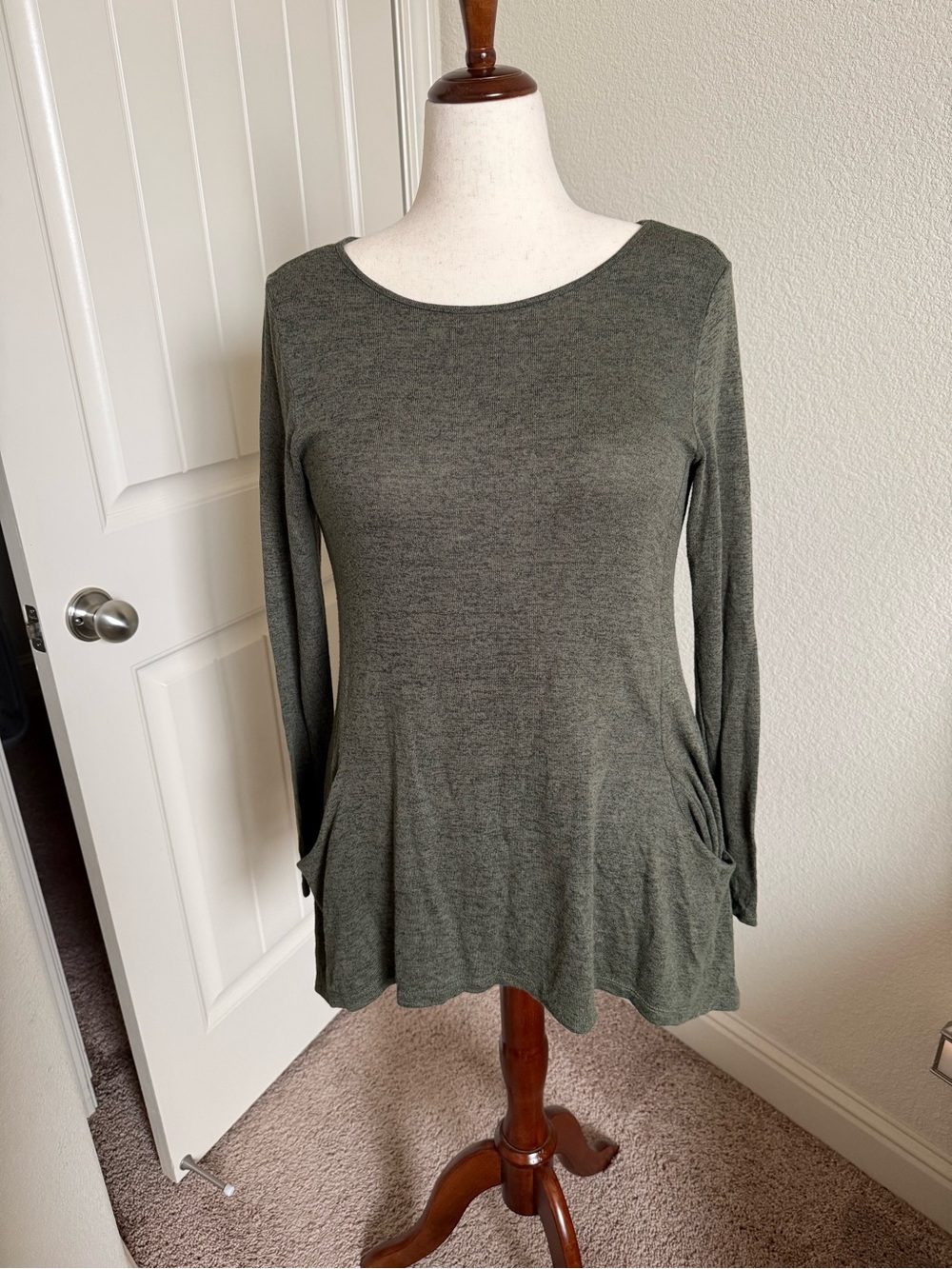 Maurices Olive Green Long Sleeve Pocket Tunic - L